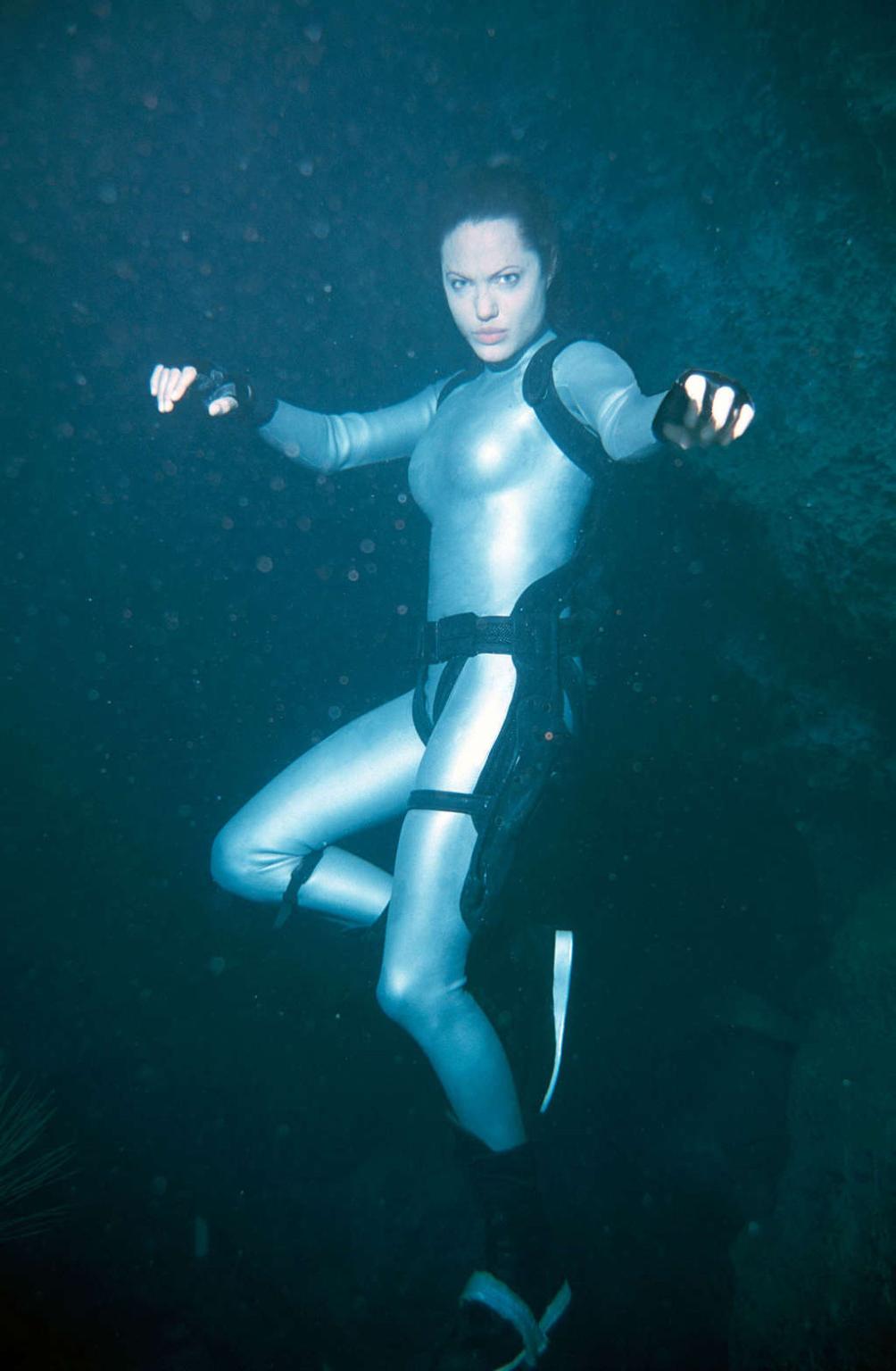 16P Angelina Jolie look sexy like Lara Croft and showing tits