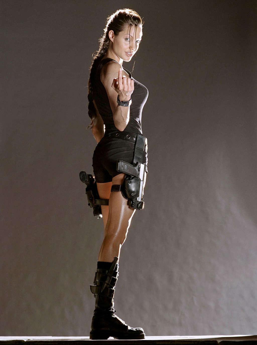 16P Angelina Jolie look sexy like Lara Croft and showing tits
