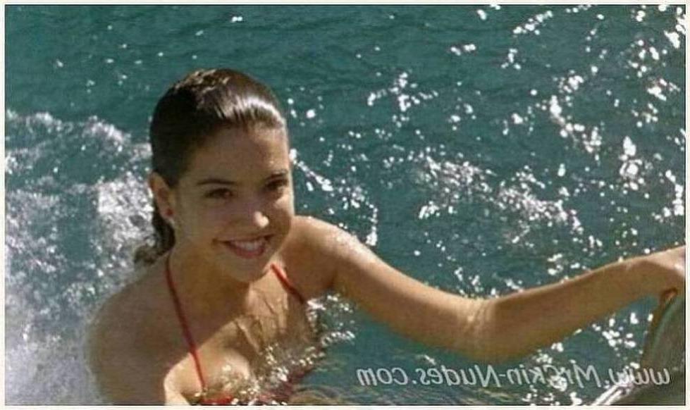 15P sexy eighties actress Phoebe Cates several nude shots