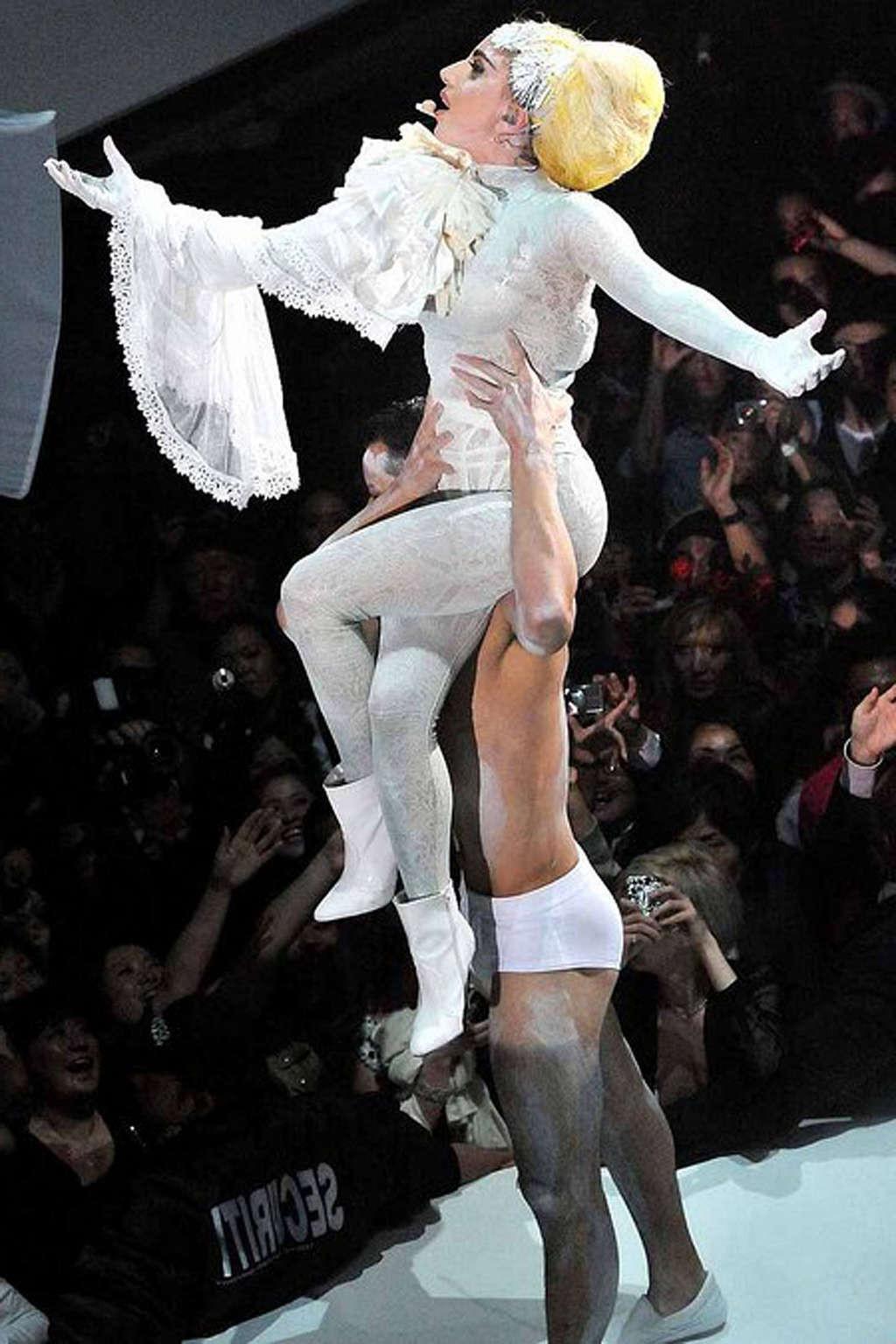 16P Lady GaGa showing her fucking sexy ass in see thru dress on stage
