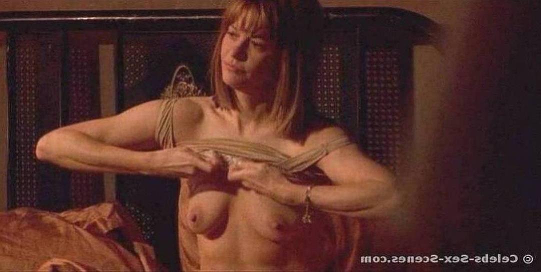 15P veteran Hollywood actress petite Meg Ryan gets naked