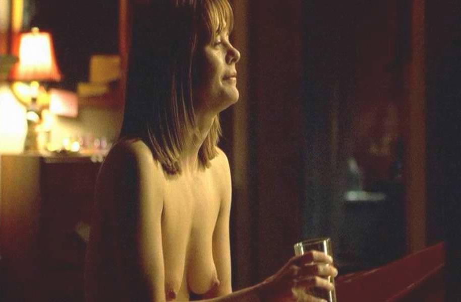 15P veteran Hollywood actress petite Meg Ryan gets naked