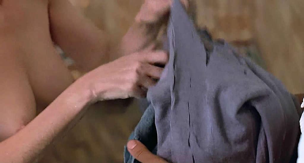 16P Annette O'Toole showing her nice tits in nude movie caps