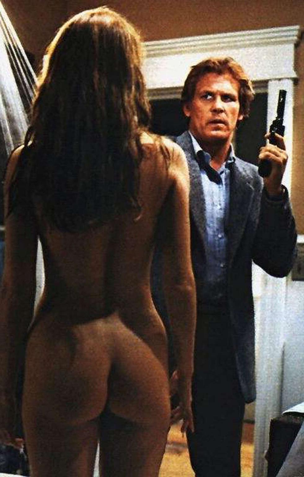 16P Annette O'Toole showing her nice tits in nude movie caps