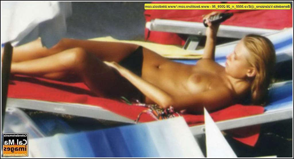 10P Benedetta Valanzano cought showing her big tits on beach