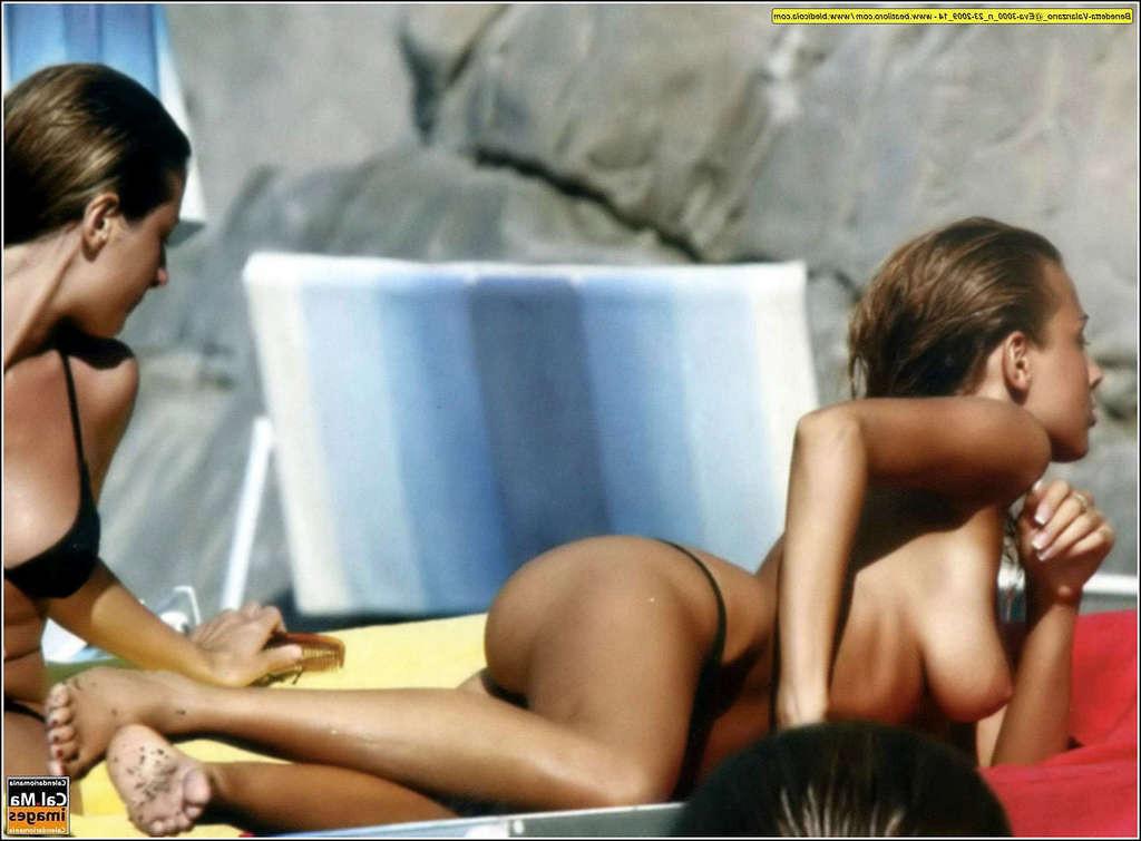 10P Benedetta Valanzano cought showing her big tits on beach