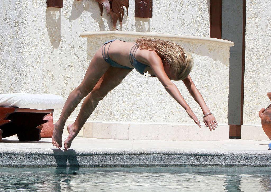 16P Sophie Monk showing her sexy body and huge boobs in bikini