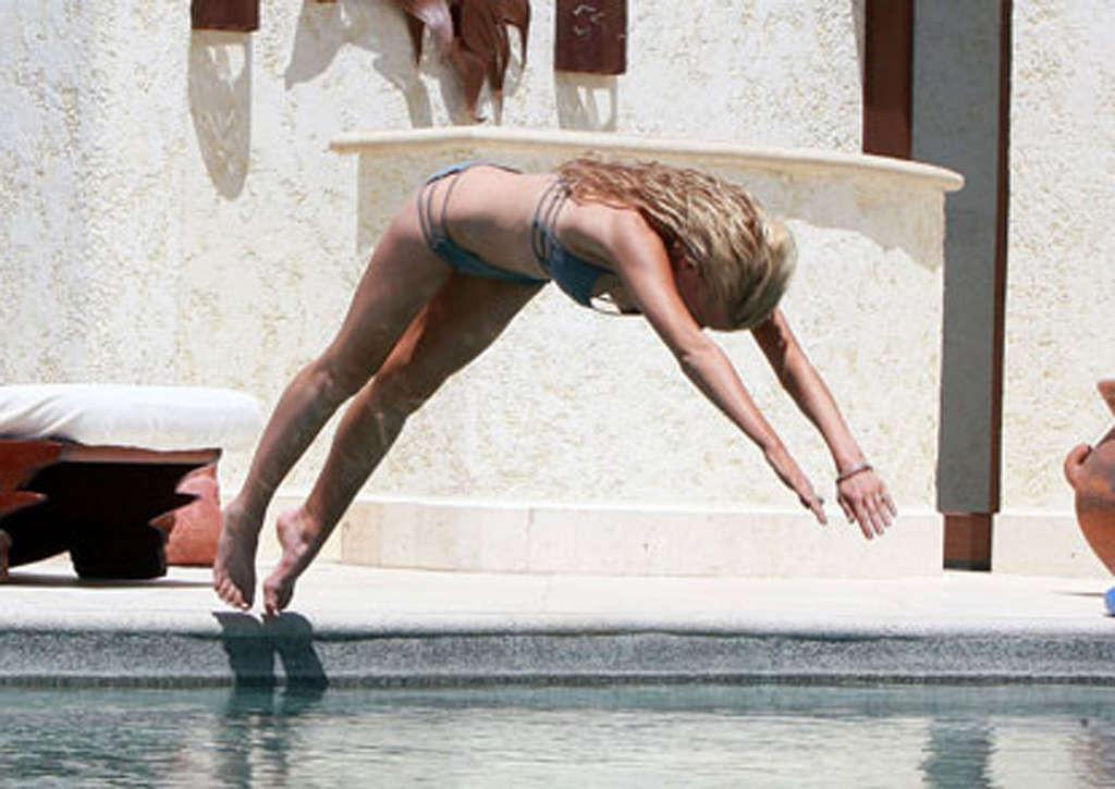 16P Sophie Monk showing her sexy body and huge boobs in bikini