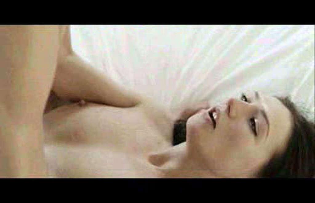 10P Carice Van Houten showing her tits and ass in nude movie scene