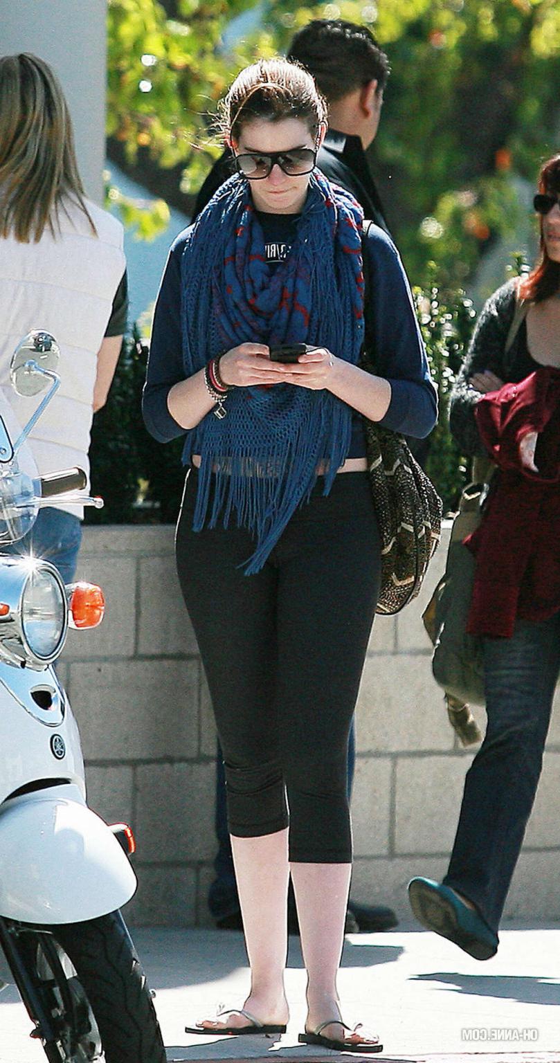 16P Anne Hathaway very sexy and hot see thru paparazzo photos