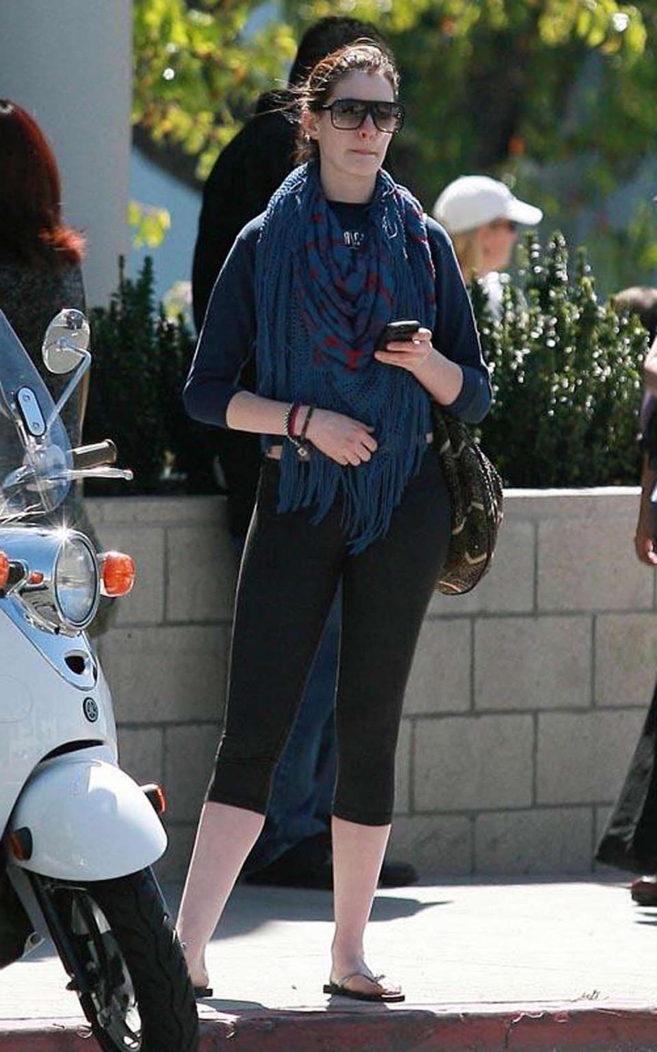 16P Anne Hathaway very sexy and hot see thru paparazzo photos