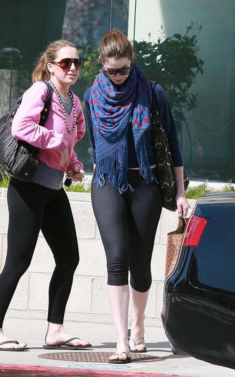 16P Anne Hathaway very sexy and hot see thru paparazzo photos