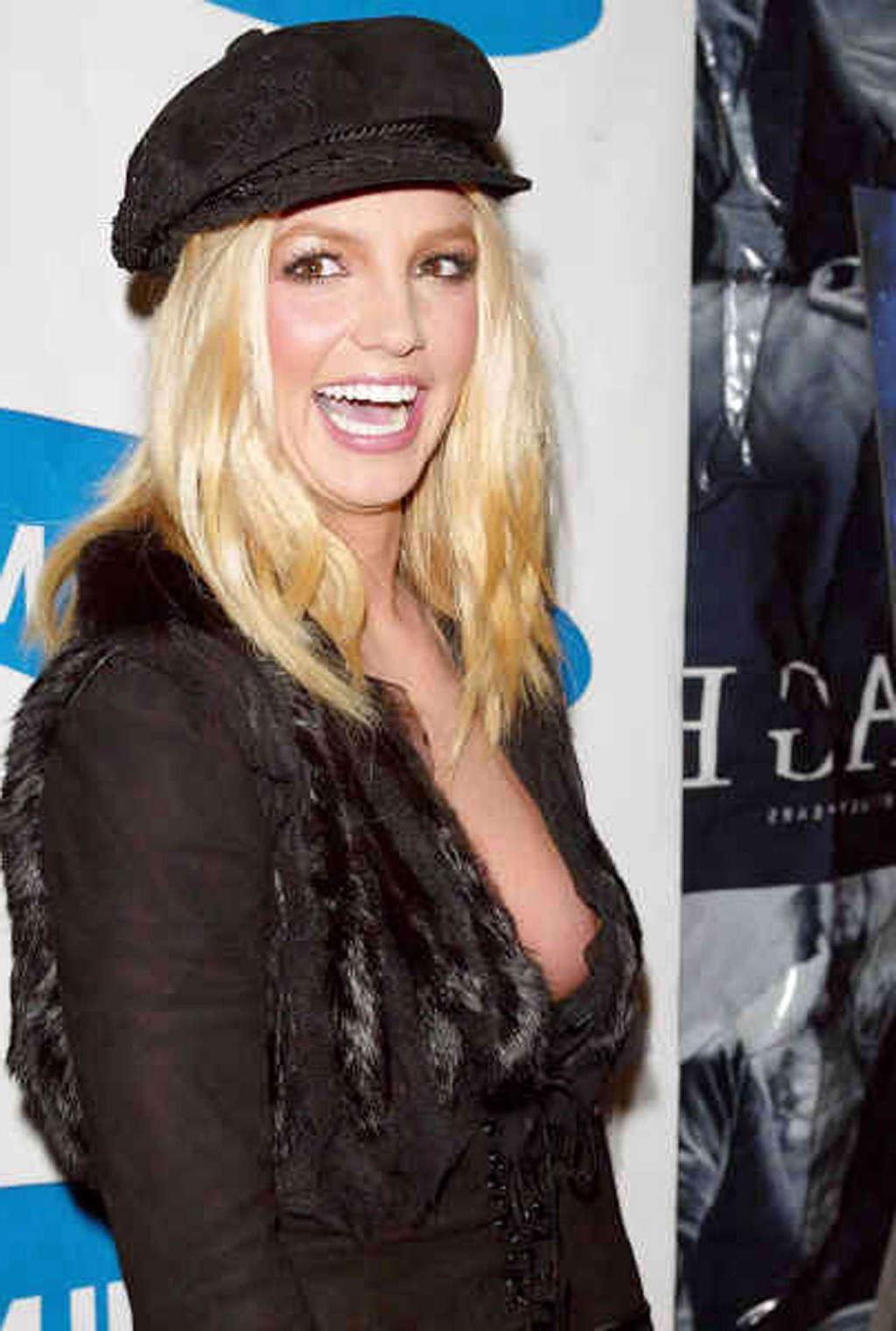 16P Britney Spears the best compilation of nipple slip and upskirt photos