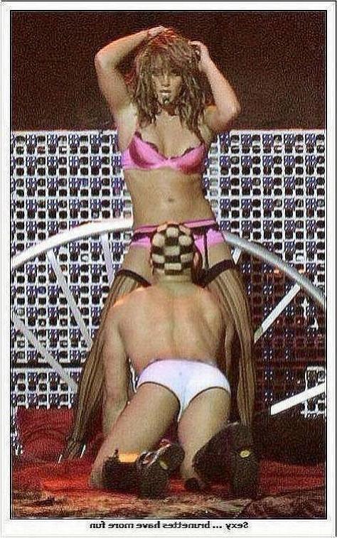 15P international pop star Britney Spears live in lingerie
