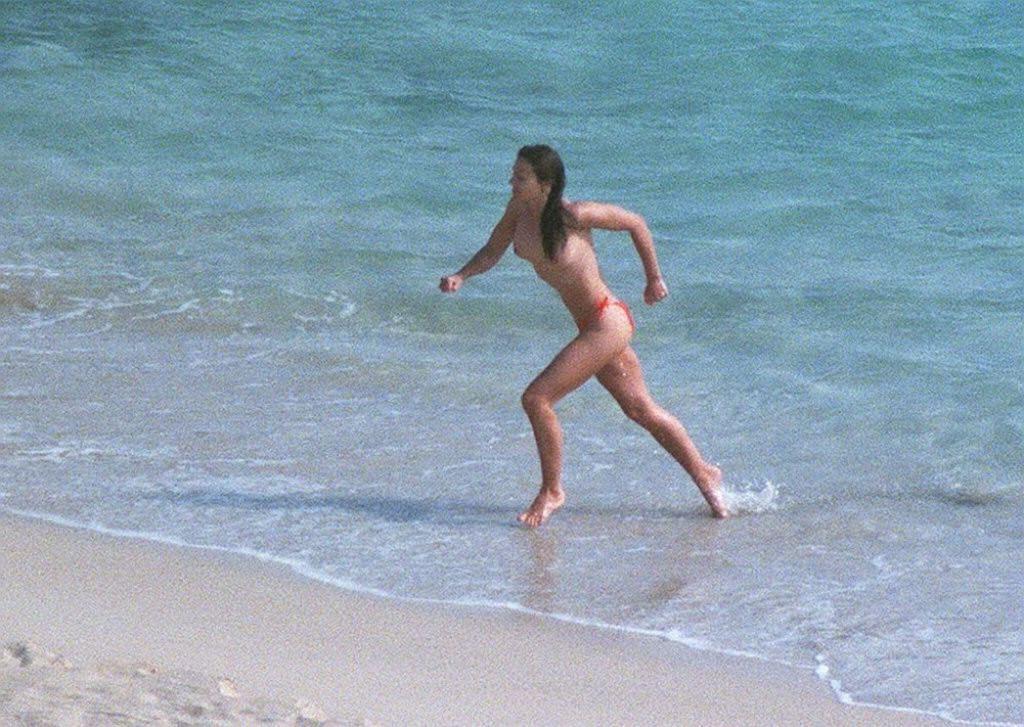16P Liz Hurley nude big boobs at a public beach