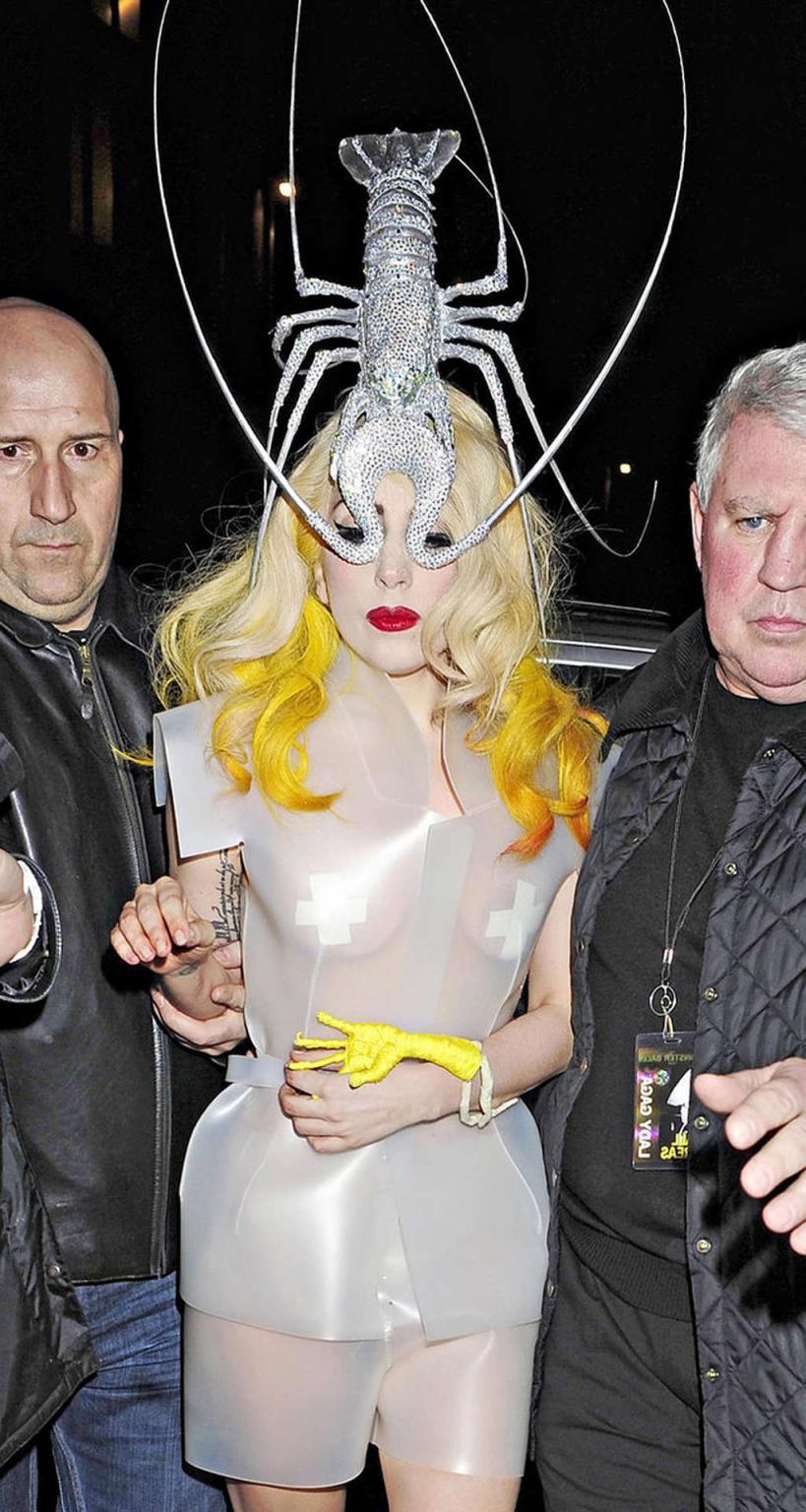 16P Lady Gaga very sexy and hot paparazzi see thru photos