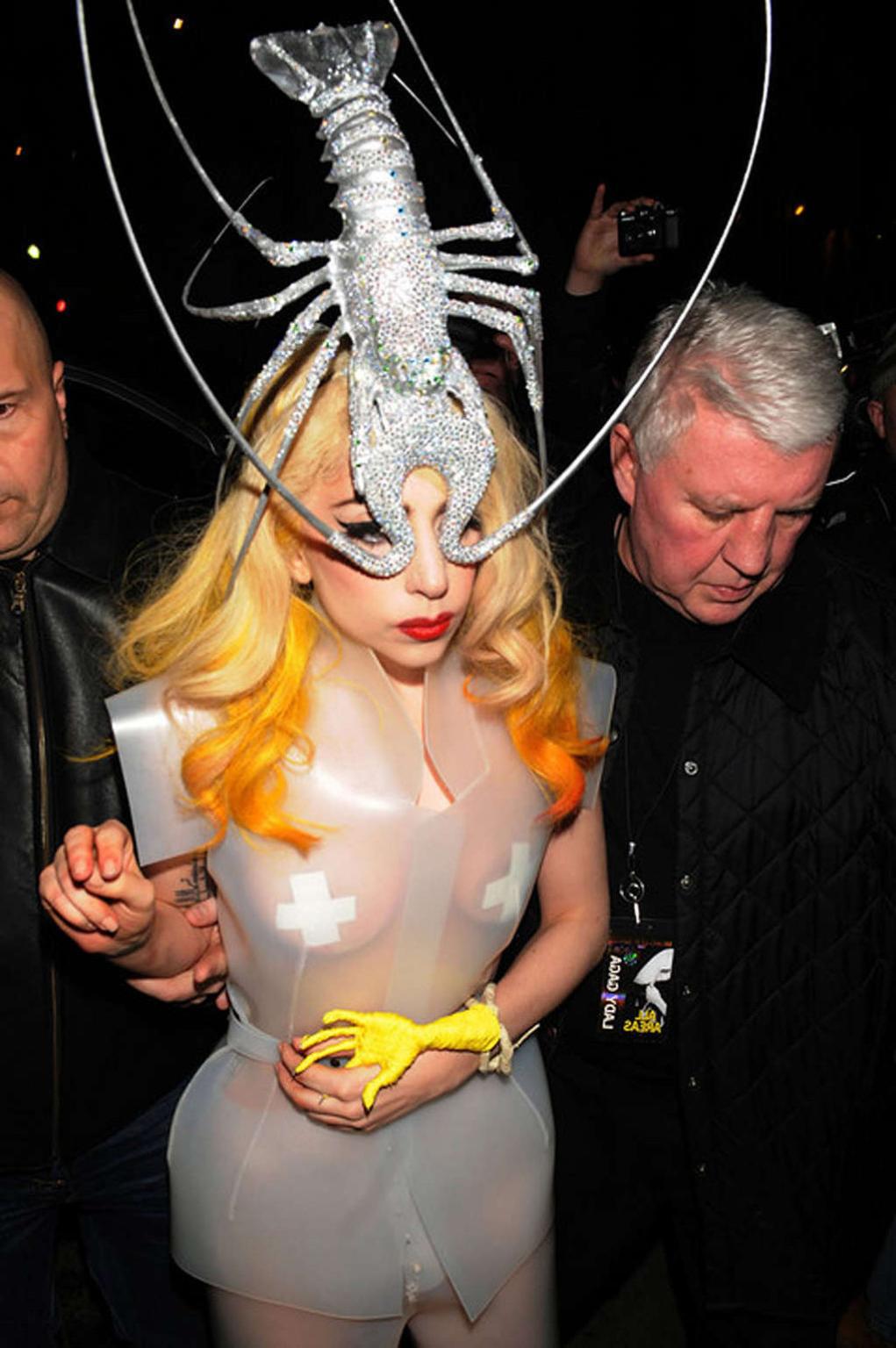 16P Lady Gaga very sexy and hot paparazzi see thru photos