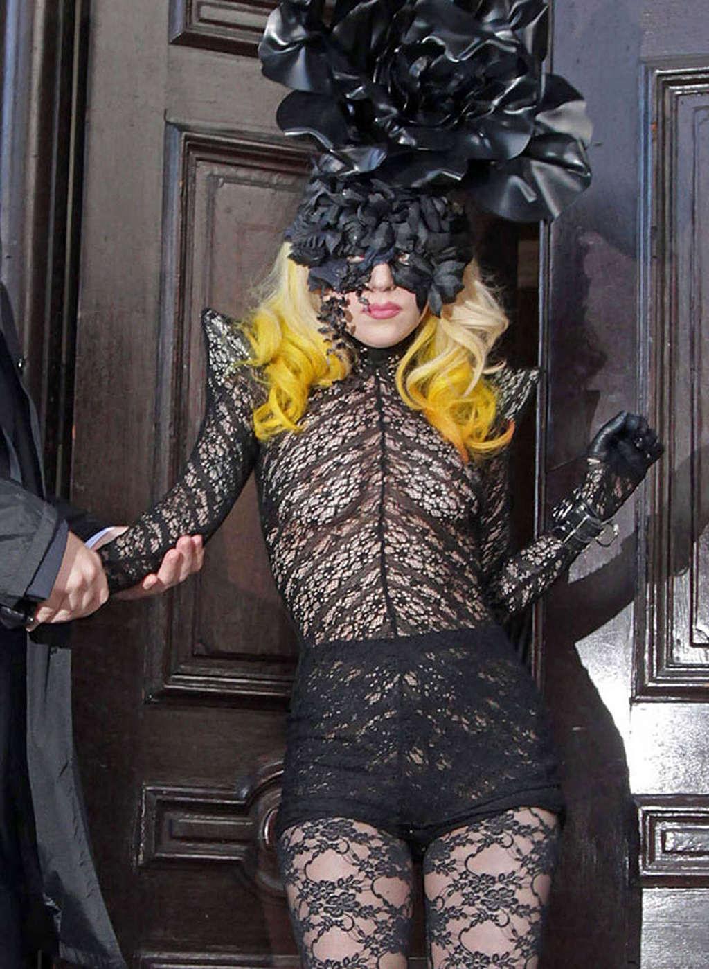 16P Lady Gaga very sexy and hot paparazzi see thru photos