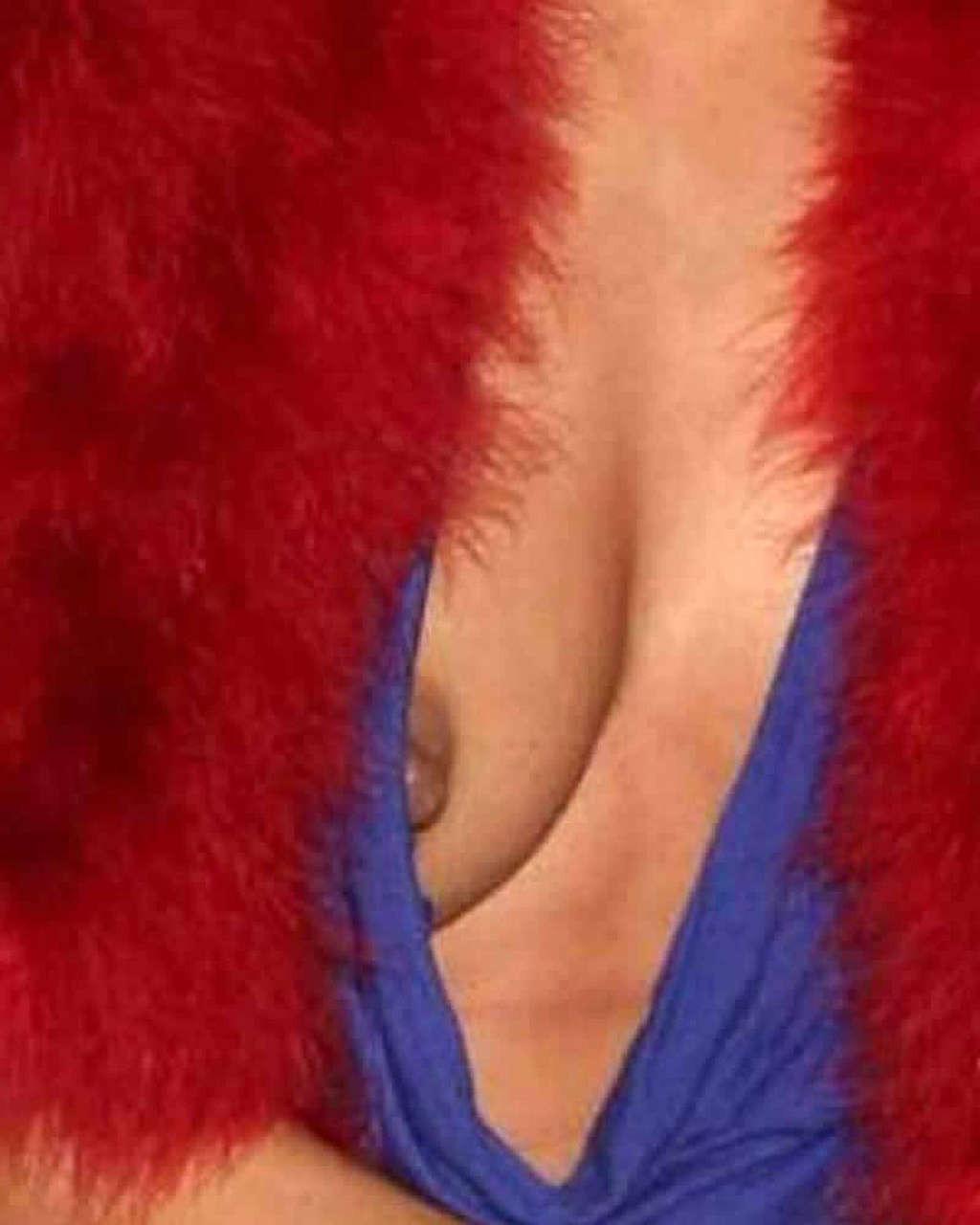 16P Bai Ling very sexy and hot paparazzi nipple slip photos