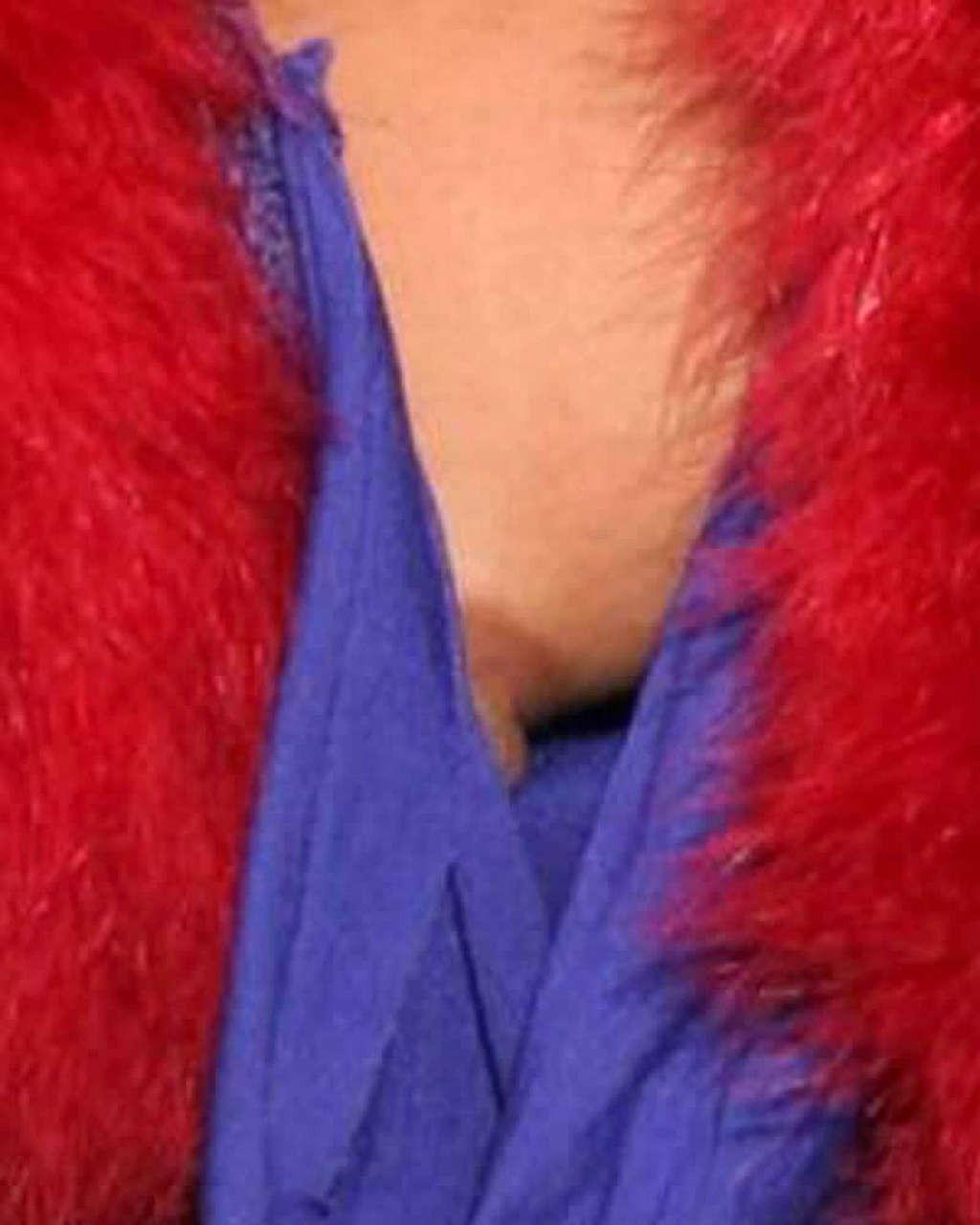 16P Bai Ling very sexy and hot paparazzi nipple slip photos
