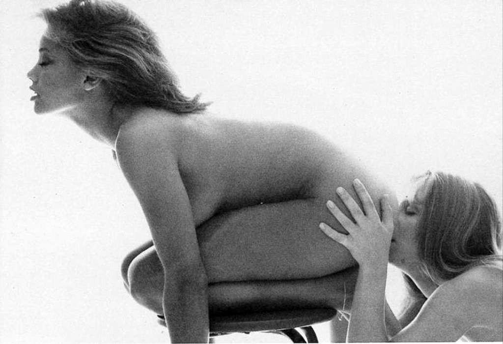 16P Vanessa Williams showing her nice tits and hairy pussy
