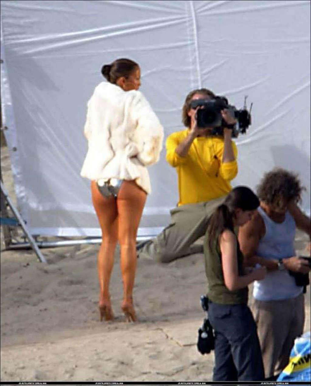 16P Jennifer Lopez sexy and hot upskirt photos and nice ass