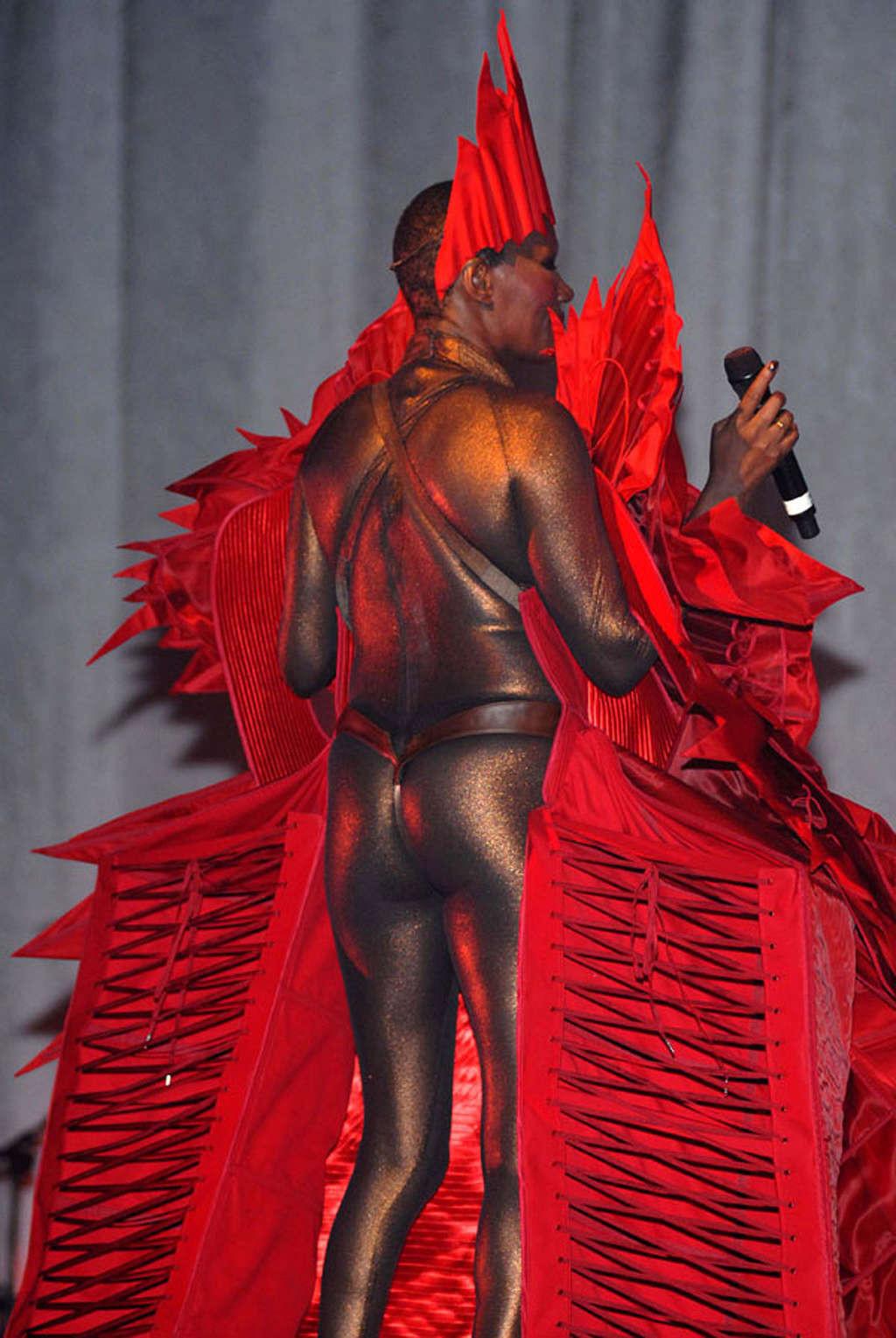 16P Grace Jones tits slip and upskirt on stage paparazzi pictures