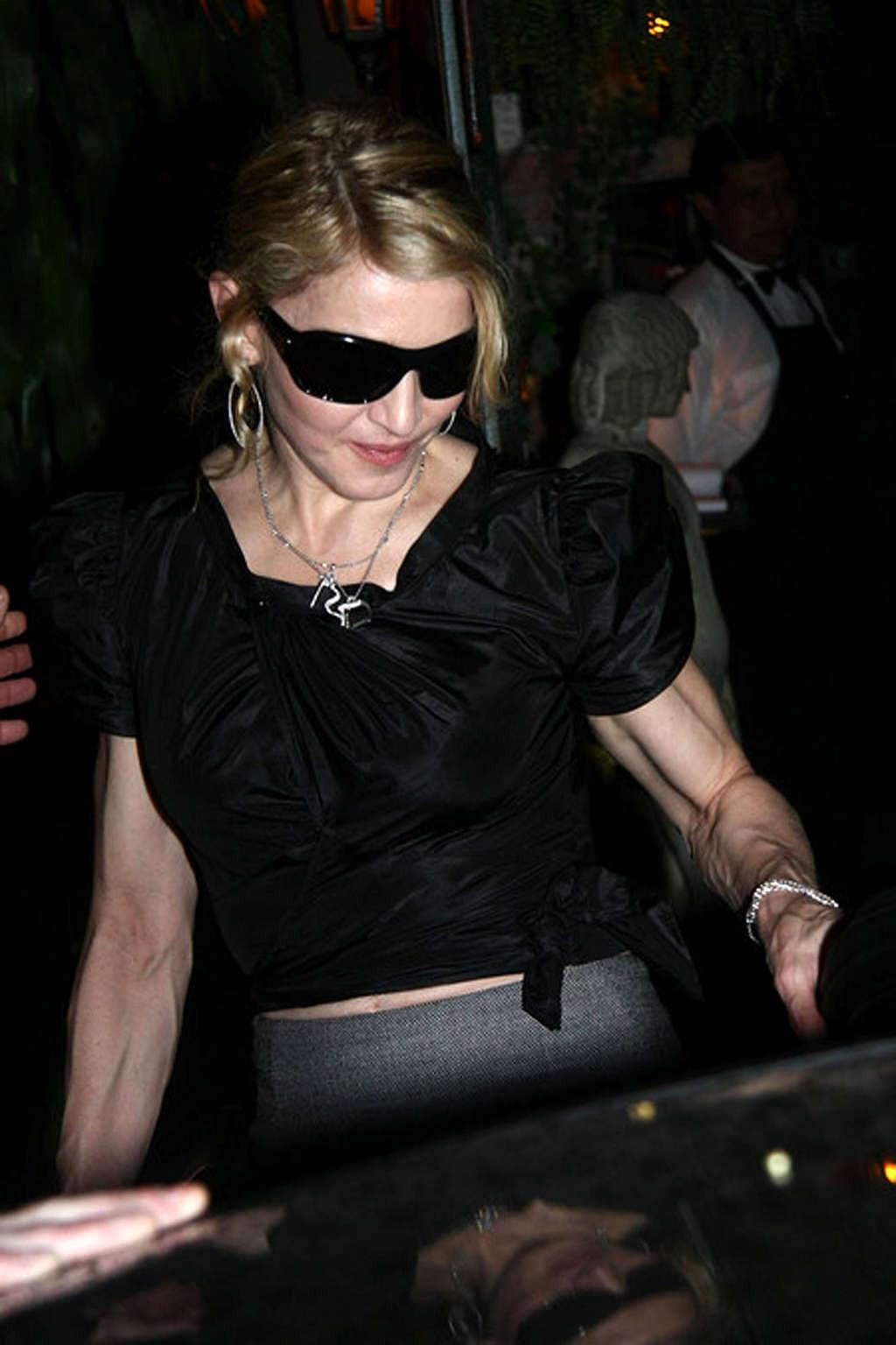 16P Madonna make love with her boyfriend and showing fantastic legs