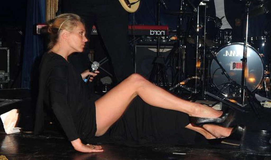 16P Kate Moss sexy upskirt photos and extremely hot and nice boobs