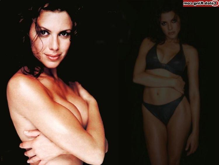 16P Retro pics of hot celebrity showing off her boobs