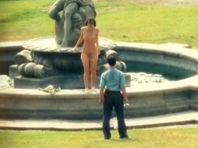 15P Keira Knightley showing nude tits thru the window