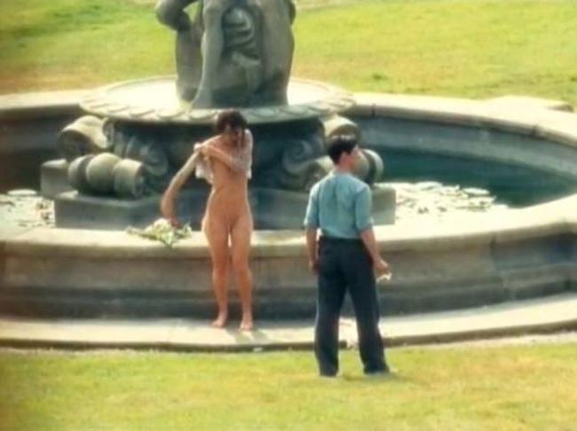 15P Keira Knightley showing nude tits thru the window