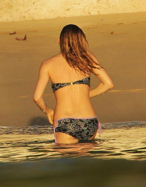 15P Sienna Miller in bikini and sunbathing topless