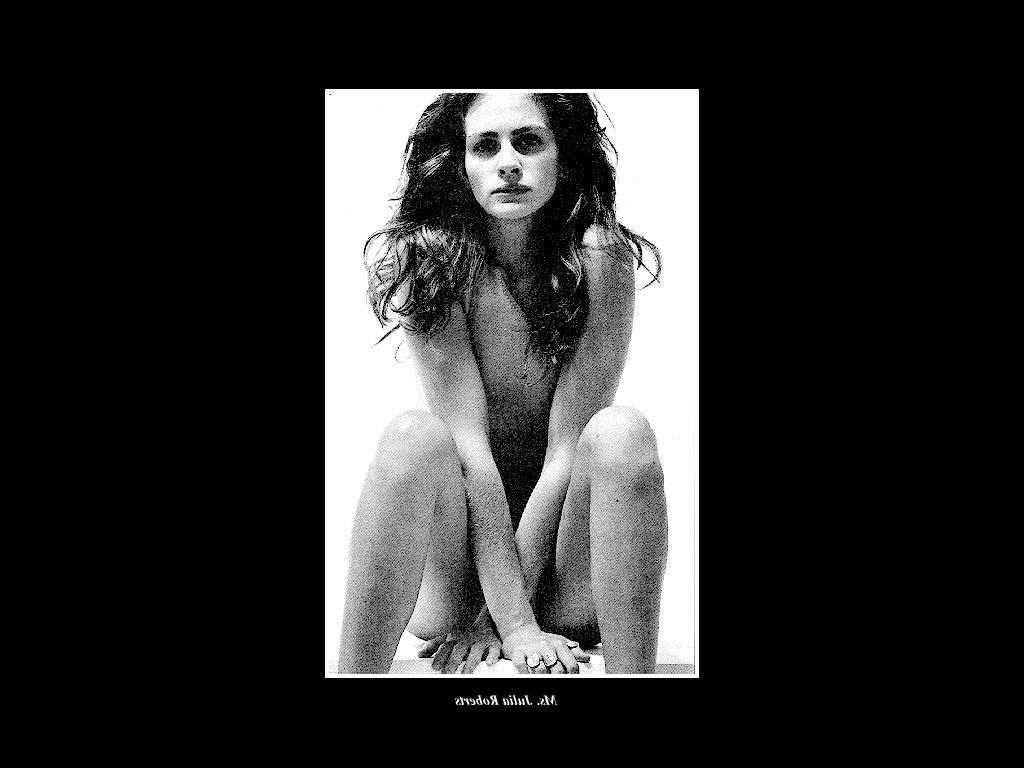15P veteran actress Julia Roberts nude and see thrus