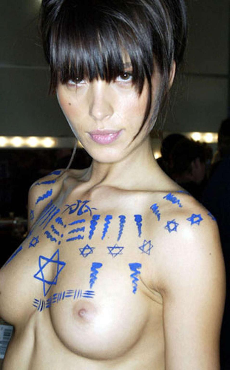 10P Petra Nemcova exposing her nice big tits in body paint photoshoot and great ass