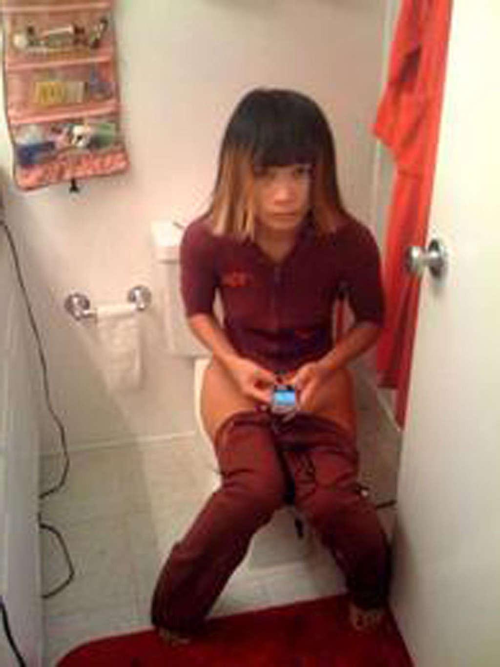 16P Bai Ling posing topless in private nude pictures and nipple slip