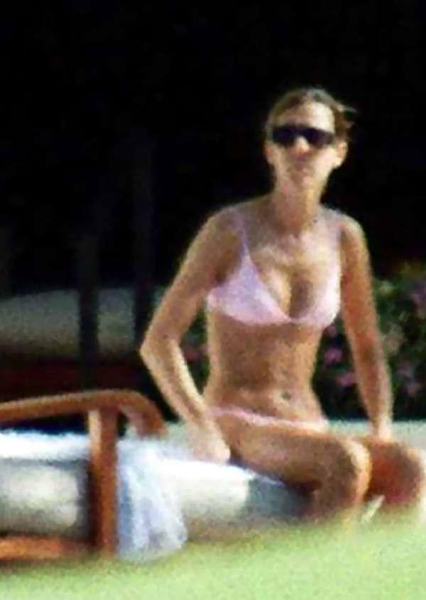 15P petite pop singer Celine Dion nudes and see thrus