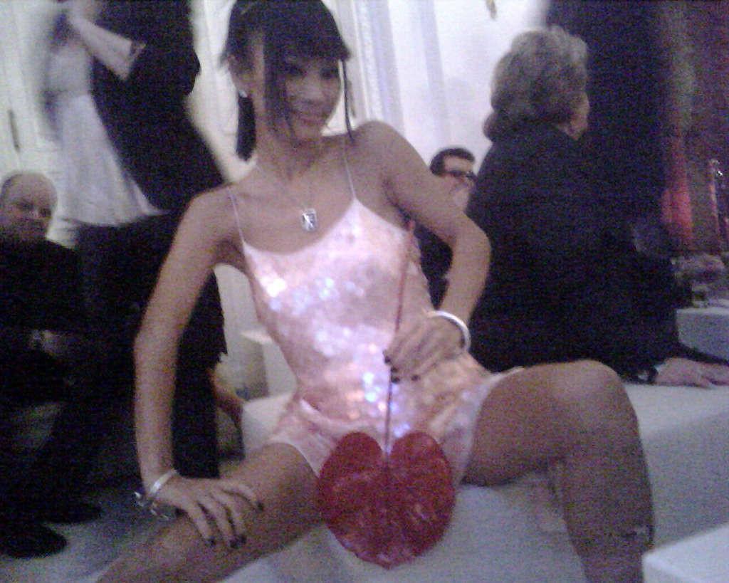 16P Bai Ling looking very sexy and hot on her private photos