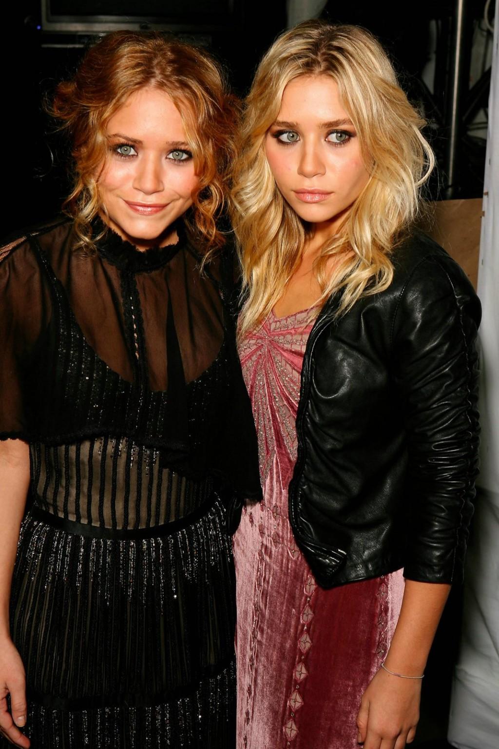 15P sexy petite twins Mary Kate and Ashley Olsen slight nudes and see thrus