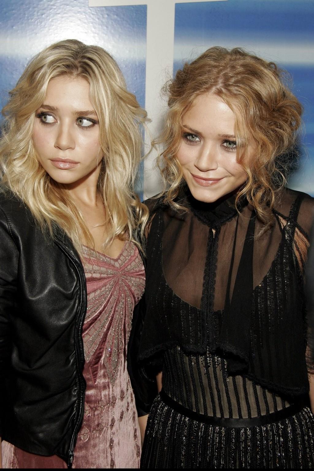 15P sexy petite twins Mary Kate and Ashley Olsen slight nudes and see thrus