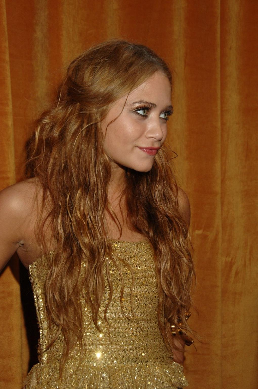 15P sexy petite twins Mary Kate and Ashley Olsen slight nudes and see thrus