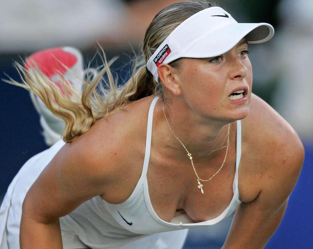 16P Maria Sharapova nipple slips and downblouse on court paparazzi pictures