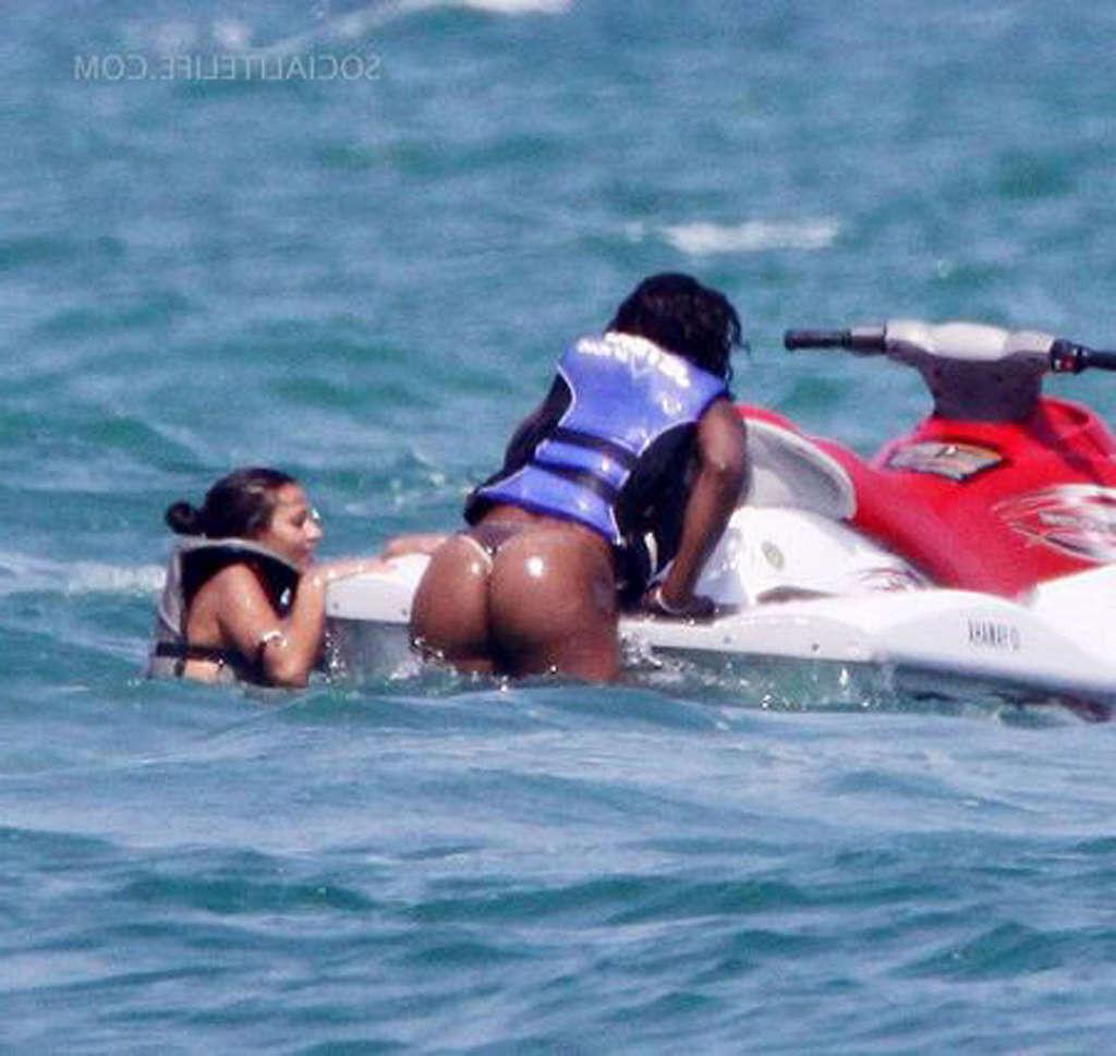 16P Serena Williams nipple slip and tits exposed in see thru dress
