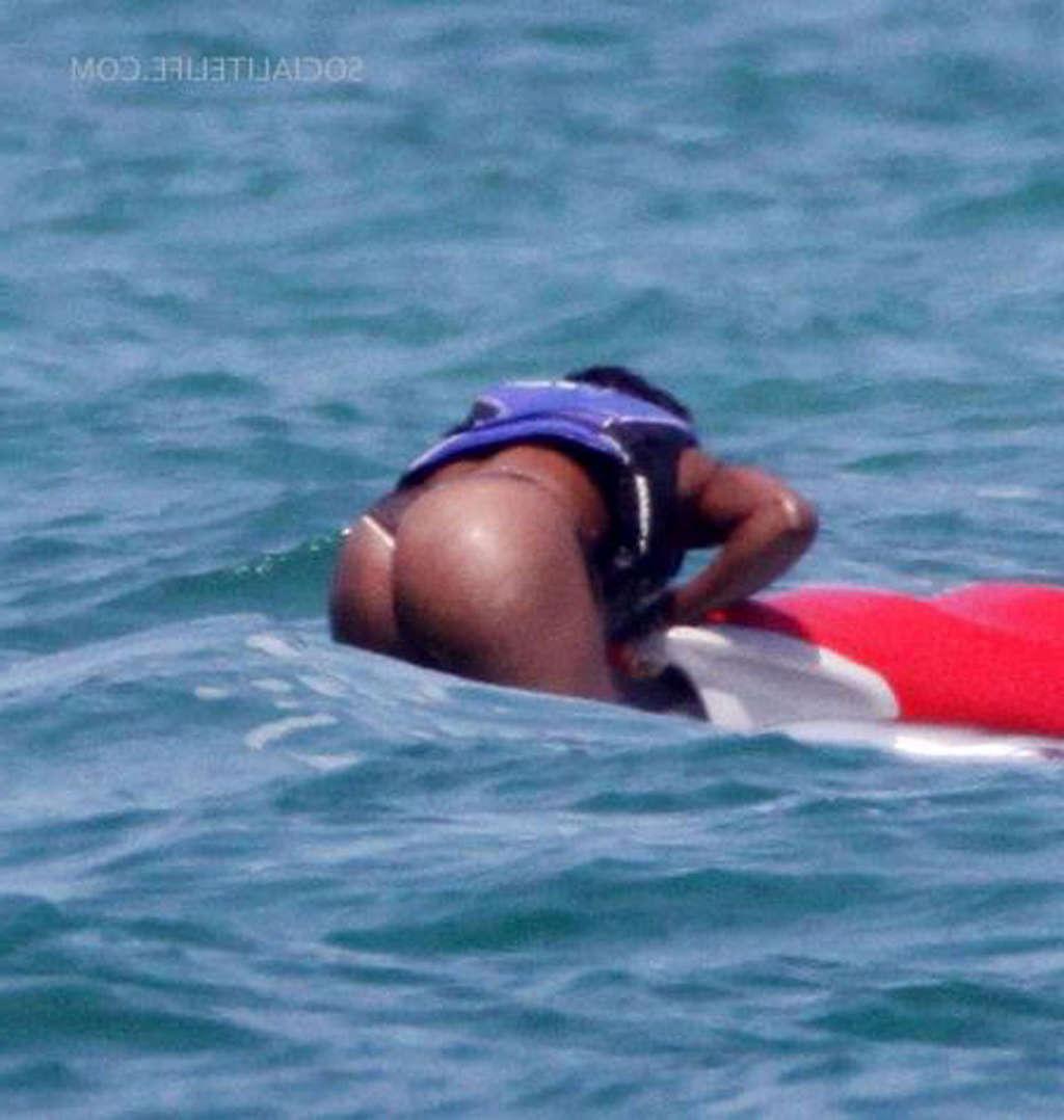 16P Serena Williams nipple slip and tits exposed in see thru dress