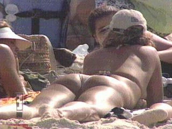 15P Sabrina the Teenage Witch aka Melissa Joan Hart nudes