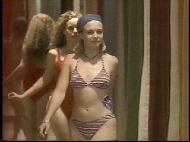 15P Sabrina the Teenage Witch aka Melissa Joan Hart nudes