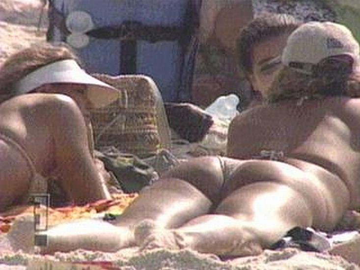 15P Sabrina the Teenage Witch aka Melissa Joan Hart nudes