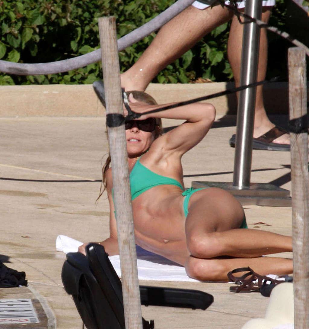 16P Kelly Ripa showing nice nipples and sexy body in bikini on beach