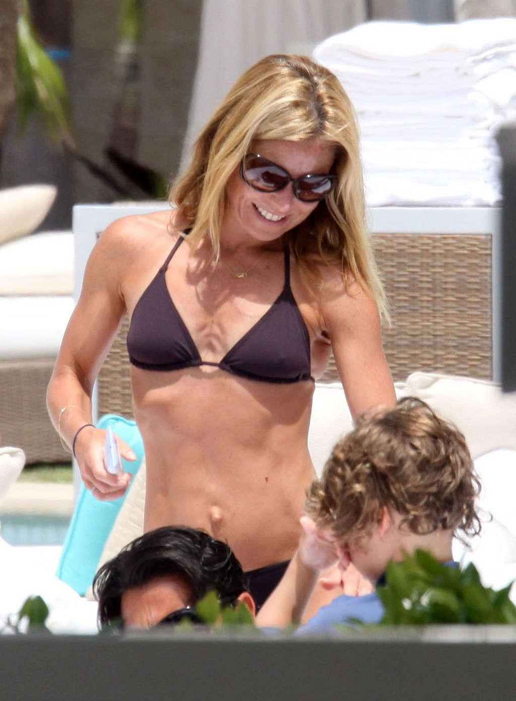 16P Kelly Ripa showing nice nipples and sexy body in bikini on beach