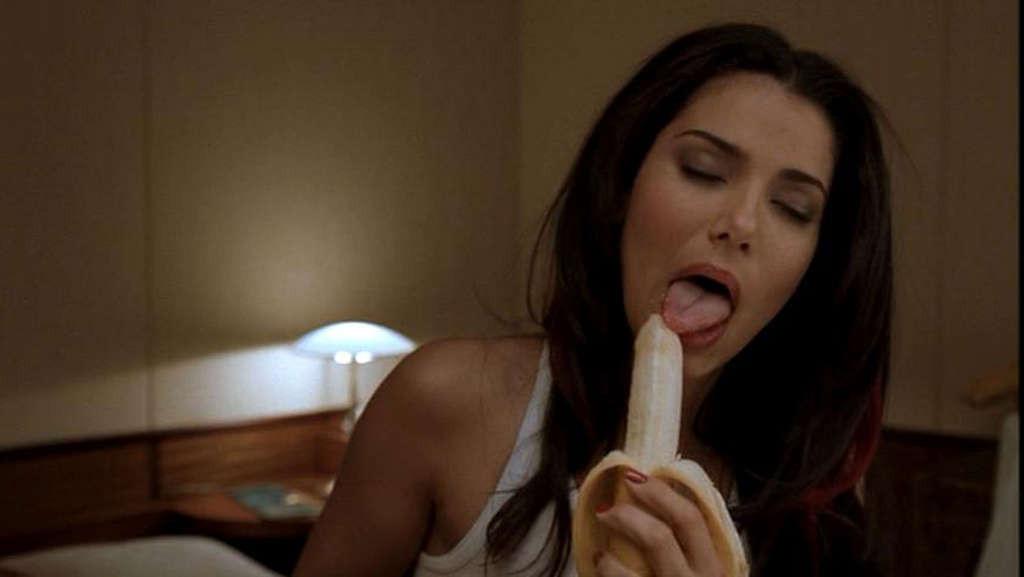 16P Roselyn Sanchez sucking and licking banana and expose her cleavege